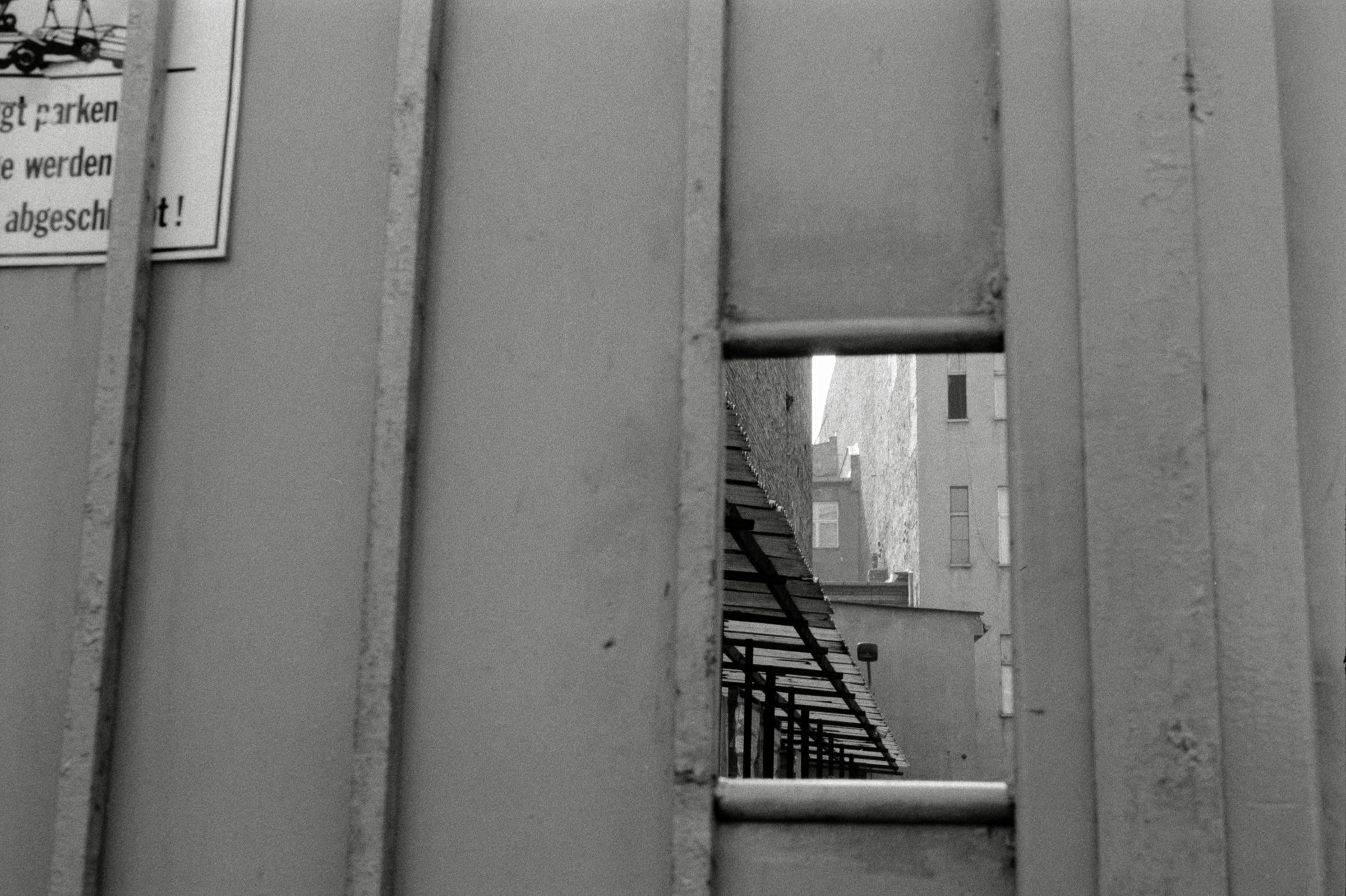 AHP F1993 03 007 sc240902 img32 NLP